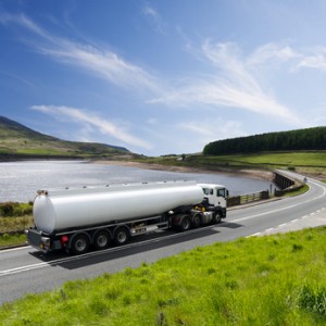 Objectif CO2 - A Big Fuel Tanker Truck